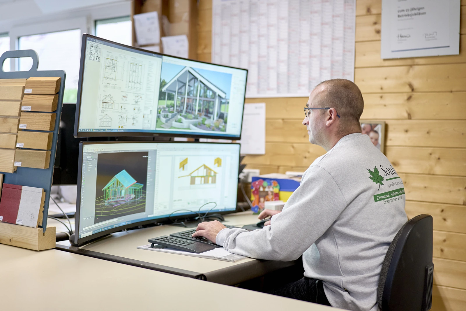 3D-Planung eines Hauses am Bildschirm bei der Zimmerei Soulier